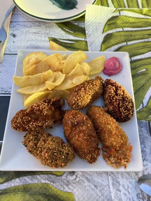Variado de croquetas  at VEGandVEG Gastroartesanía in Fuenteheridos