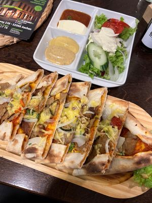 Pide Vöner  at Il Vegano in Aachen