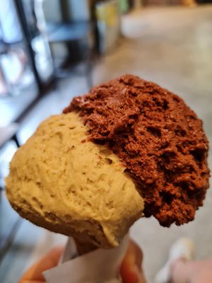 Vegan pistachio and dark chocolate at Artico in Milan