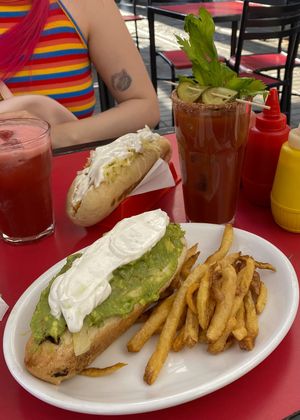   at Fuente Rica Rica - Plaza Ñunoa in Santiago
