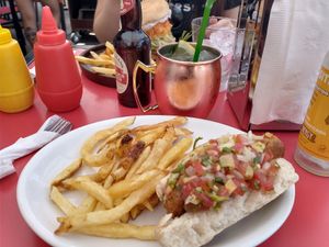  at Fuente Rica Rica - Plaza Ñunoa in Santiago