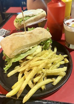   at Fuente Rica Rica - Plaza Ñunoa in Santiago