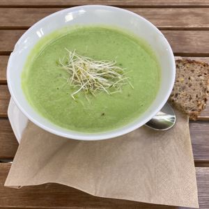 Green pea soup at Velo Heilbronn in Heilbronn