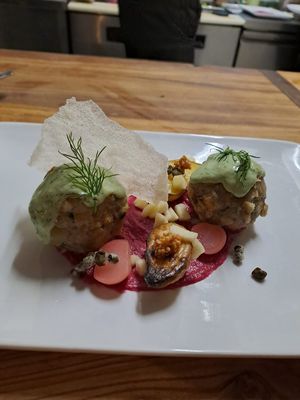 Knödel, Rote-Beete-Meerrettich Creme, Radieschen, Kapern , Apfel ,Dill   at Velo Heilbronn in Heilbronn