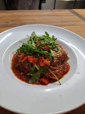 Lasagne mit Auberginen-Spinat-„Ricotta“ Füllung, Soße von getrockneten Tomaten und „bruschetta Topping"  at Velo Heilbronn in Heilbronn