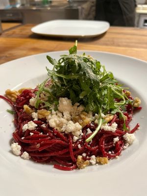 Rote-Beete Spaghetti, Walnüsse, Feta   at Velo Heilbronn in Heilbronn