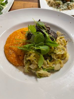 Kürbispüree, Rahmwirsing, Bratling, Rote-Beete Marmelade   at Velo Heilbronn in Heilbronn