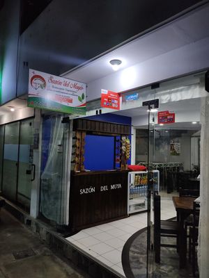 Restaurante, dedicado a Nuestros Comensales at Sazon Del Muya in Trujillo