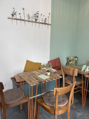Seating options  at Tulpe & Toast in Cologne