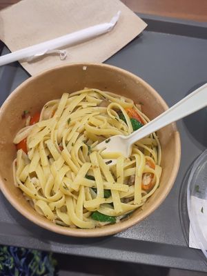 Tomato aglio e olio. Unfortunately not so many vegies at Projuice in Manila