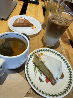 Orange cake   at A Piece Of in Seoul