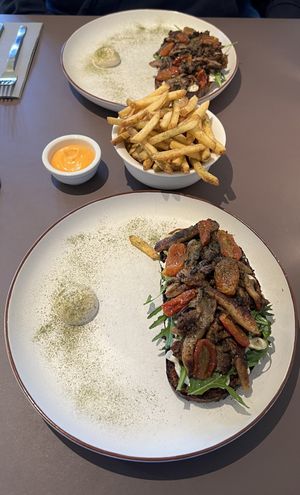 Blue oyster mushrooms and fries  at Beyla in Copenhagen