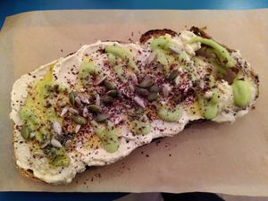 Toast with humus and avocado at Mestizo Cafe in Valencia