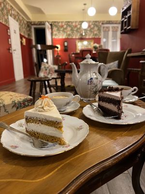 Cakes (carrot and chocolate)  at Snug - The Comfort Cafe in Rome