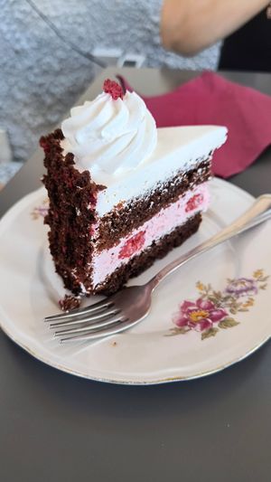 Oregon cake at Snug - The Comfort Cafe in Rome