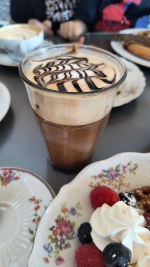 Mocha con latte di cocco at Snug - The Comfort Cafe in Rome