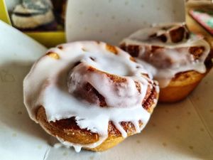 Vegan Cinnamon rolls at Pasticcia Cupcakeria in Salerno