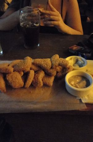 Nuggets veganas con aderezos también apto veganos at Humulus Cerveceria in Resistencia