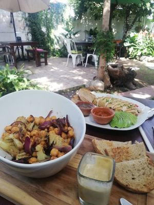 Omelette vegan version and Coliflour salad at El Garden in Antigua