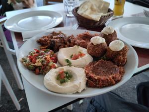 Plater vegetarian - changed for vegan options only at Fenicia in Barcelona