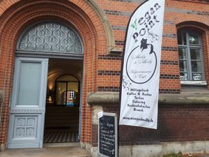 Outside at Micky und Molly Katzenmuseum und Cafe in Braunschweig