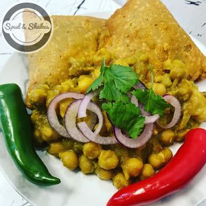 Home made samosas with chickpea curry ( channe ) salad ( high protein ) vegan 🌱  at Spud & Shakes in Glasgow
