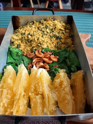 Complementos da feijoada at LaVegana Bistrô & Lounge in Arraial Do Cabo