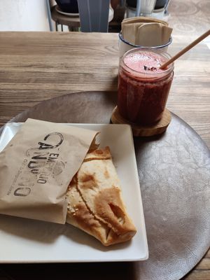 Smoothie with 🍓 🍇 🫐 at Emporio Andino in San Pedro De Atacama