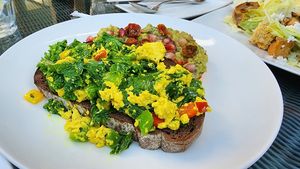 Tofu-Kale scramble and Avocado at Shakespeare and Co - Marina Mall in Dubai