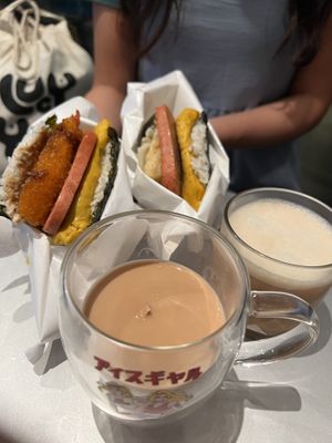 Gyaru milks and the onigiris   at Ice Gyaru - 霜淇淋專門店 in Taipei