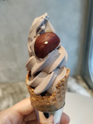 Chestnut flavor at Ice Gyaru - 霜淇淋專門店 in Taipei