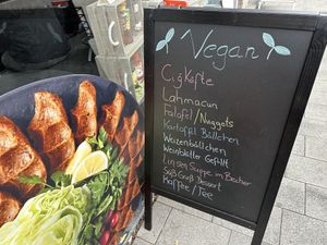 sign  at Oses Çiğ Köfte in Cologne