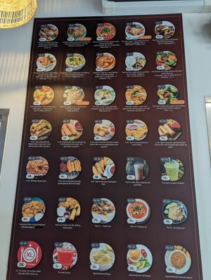 Wall menu with the most popular items at Rødhættes Thaibox in Holbaek