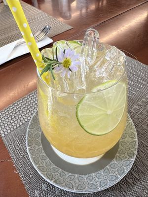 Lemon soda  at Ruan Mae Lui Vegetarian เรือนแม่หลุยมังสวิรัติ in Bangkok