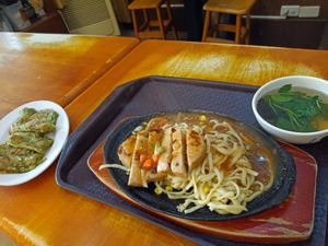 Toon pancake, teppanyaki dish and Japanese miso soup at Old Club Vegetarian - 老東家素食 in Chiayi
