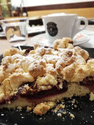 Plum pie at Babolino in Klagenfurt