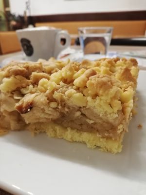 Apple pie at Babolino in Klagenfurt