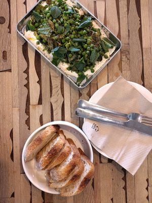 Delicious green plate,  veganised with yoghurt at Kamu Koffiebar in Breda