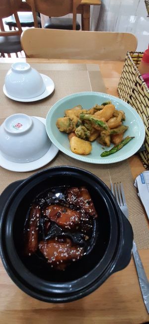 Tamarind "no chicken" and veggie tempura at Nhà Hàng Chay Hoa Lư - Loving Hut in Ninh Binh