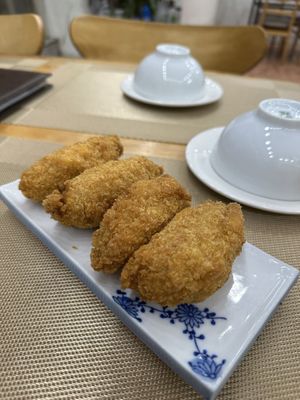 Vegan KFC, flavor is overpowered by the lemongrass bone infusing too much citrusy flavor   at Nhà Hàng Chay Hoa Lư - Loving Hut in Ninh Binh