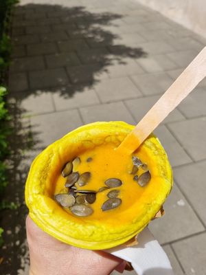 Garam Masala Suppe mit Kürbiskerne at Soup Culture in Krakow