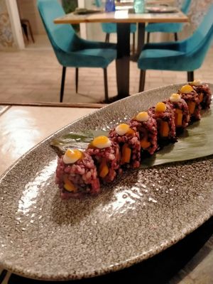 Riso venere, salmone veg e mango at Sushi Meshi in Carrara