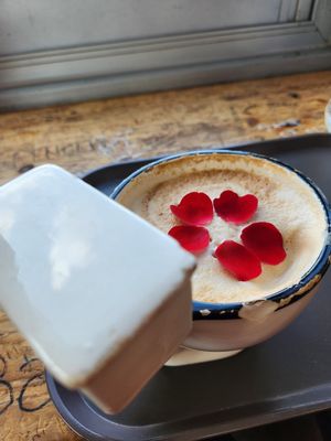 Rose soy latte at Ddong Café in Seoul