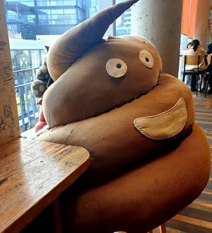 big poop at Ddong Café in Seoul