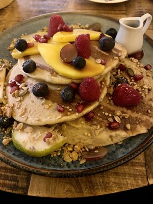 Pancakes with maple syrup and fruit  at Kala Fiore in Antwerpen