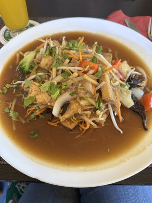 (S.8 in vegan) Shanghai Glasnudeln: gebr. Glasnudeln mit Tofu, Gemüse, Morcheln in Chop-Suey Soße, Koriander (!Vegan muss dazu gesagt werden! Sonst mit Fleisch!) 😋  at Duy Asiatische Spezialitäten in Remchingen