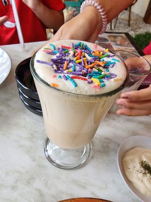 Elsa white chocolate drinks at Tehe Bistro in Tangerang