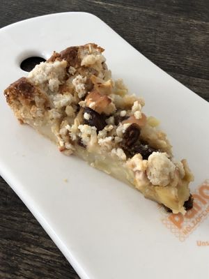 Apfel Dattel Streusel Kuchen (vegan)  at Pano in Freising