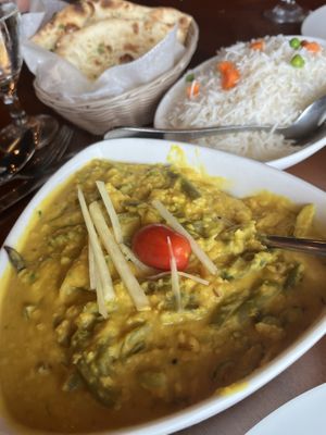 Green Beans And Lentils (GF) (VG)
Green beans, yellow peas, coconut, curry leaves & mustard . I had them add spinach as well. Really creamy and delicious with the coconut/lentils   at Spice Palette Indian Cuisine in Mount Pleasant