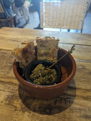 Pan y salsa at Seibo in Buenos Aires